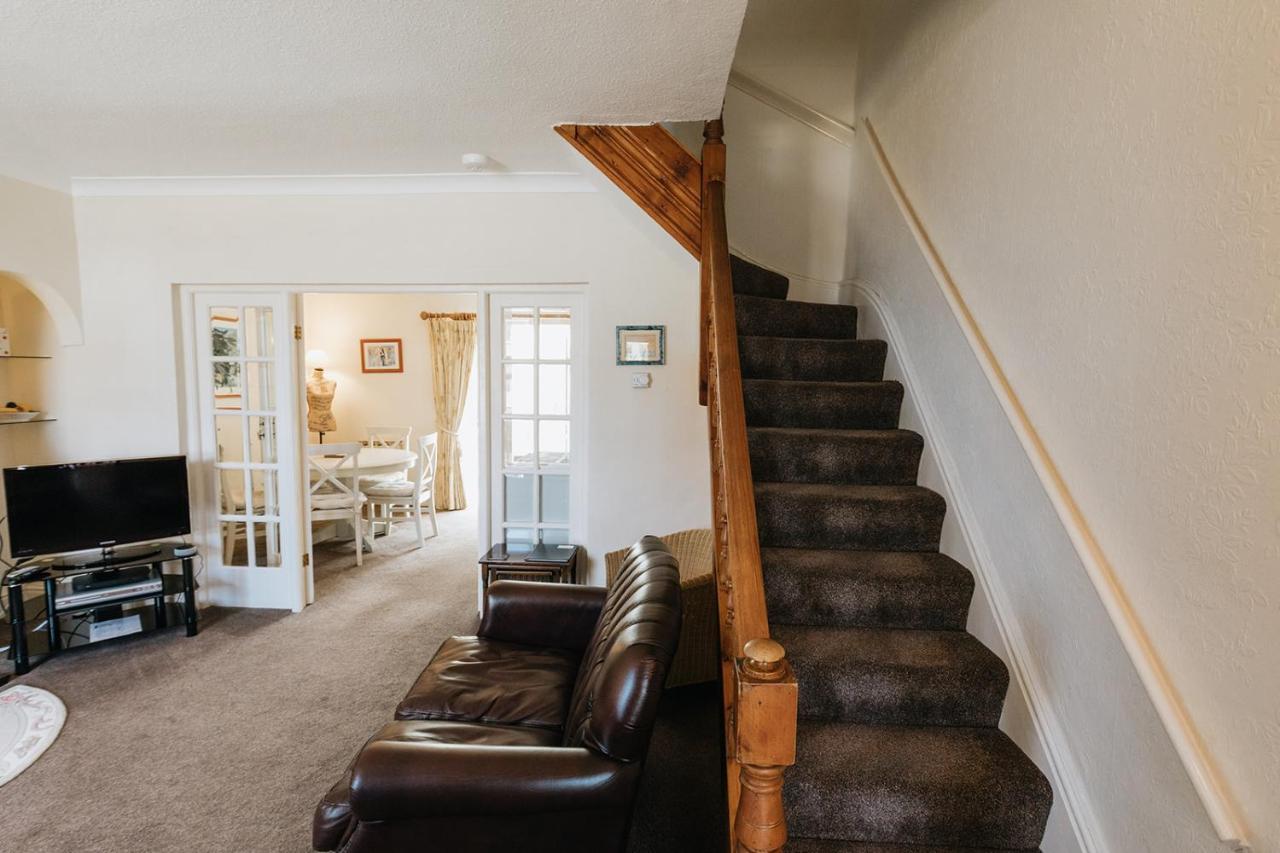 Willow Cottage - Cost 3 Bed Cottage In Penrhyn Bay With Sea Views With Access To Snowdonia Rhôs-on-Sea Zewnętrze zdjęcie