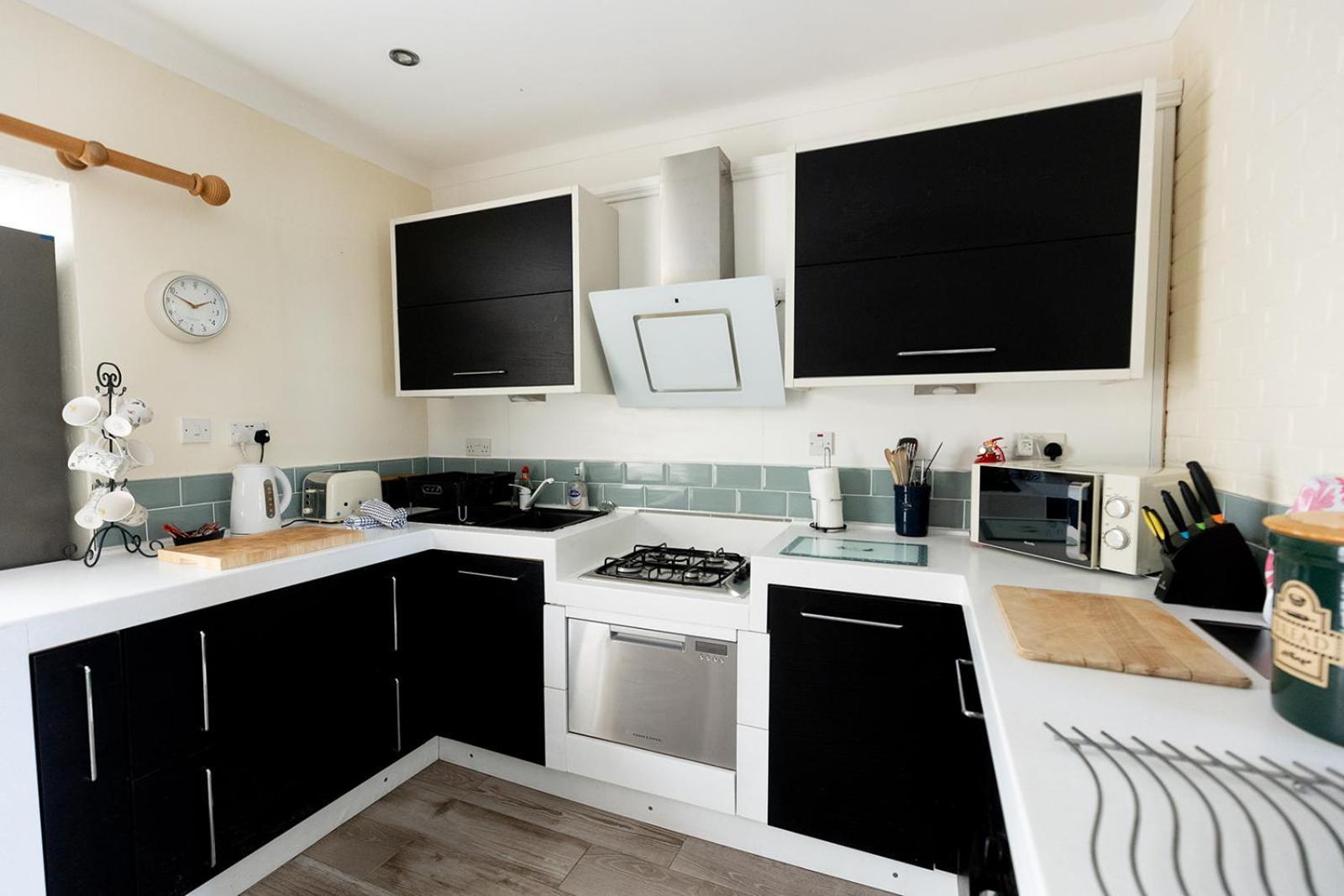Willow Cottage - Cost 3 Bed Cottage In Penrhyn Bay With Sea Views With Access To Snowdonia Rhôs-on-Sea Zewnętrze zdjęcie