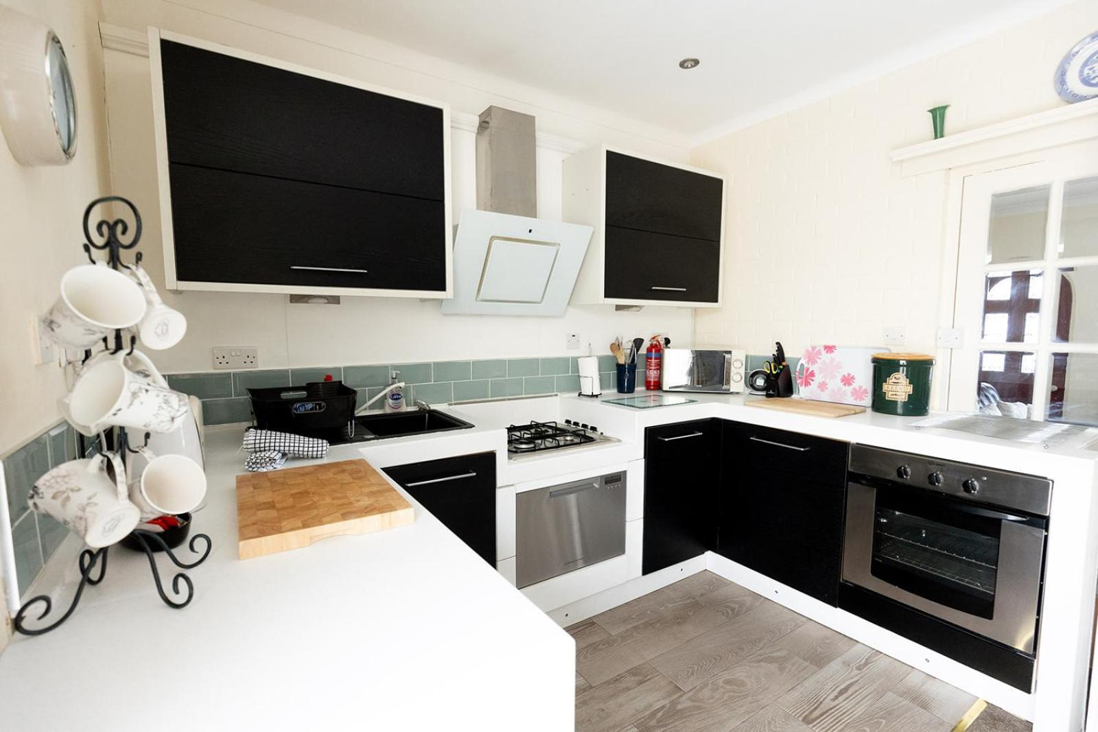 Willow Cottage - Cost 3 Bed Cottage In Penrhyn Bay With Sea Views With Access To Snowdonia Rhôs-on-Sea Zewnętrze zdjęcie