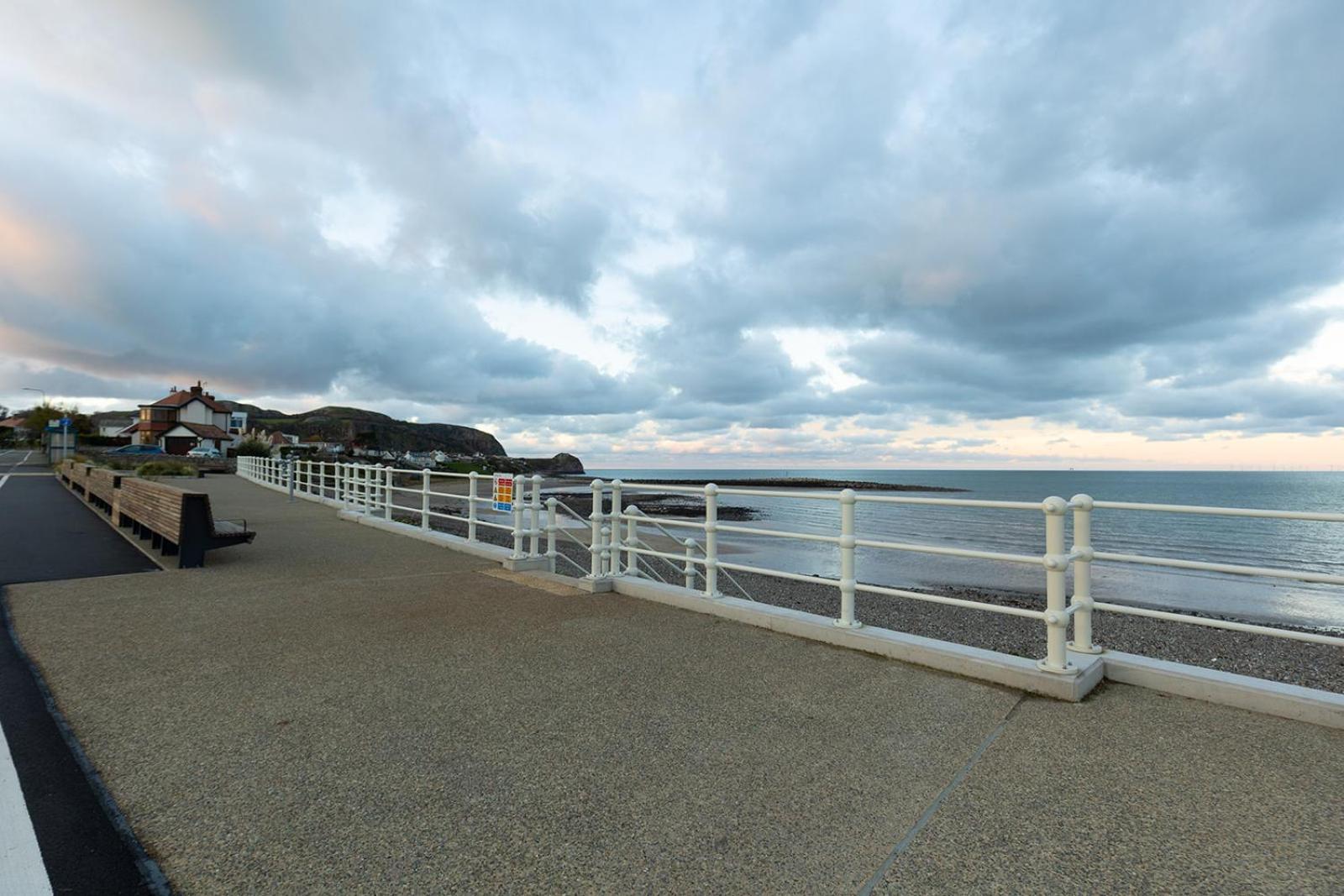 Willow Cottage - Cost 3 Bed Cottage In Penrhyn Bay With Sea Views With Access To Snowdonia Rhôs-on-Sea Zewnętrze zdjęcie